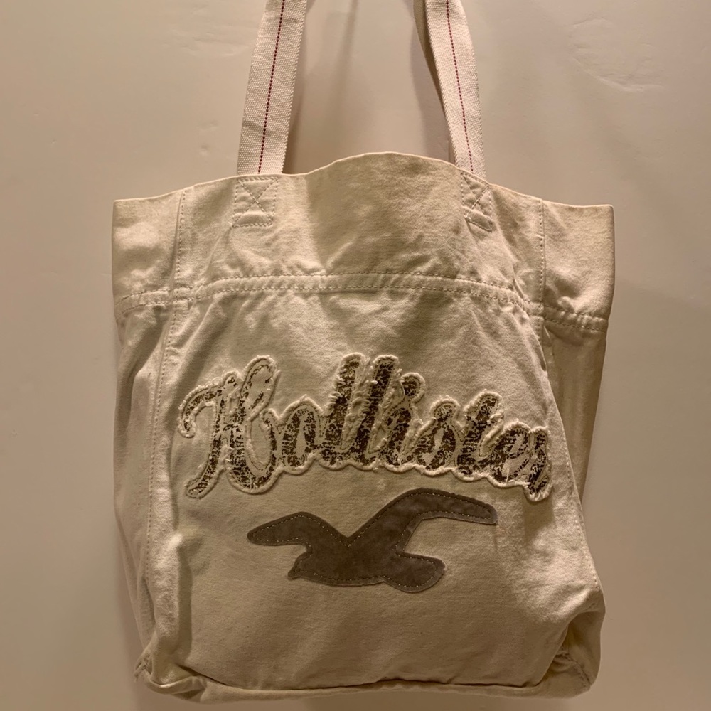 WOMEN’S HOLLISTER TOTE BAG.